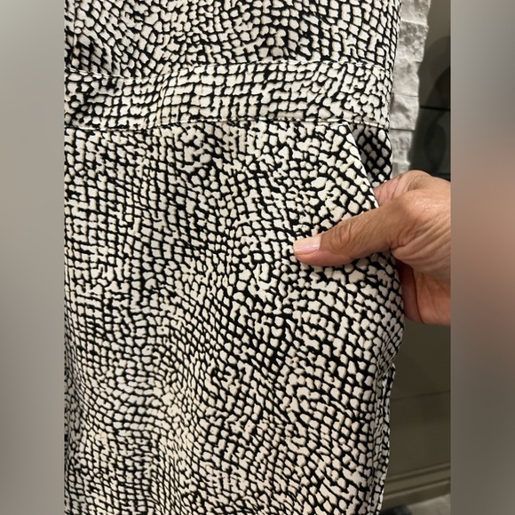 Banana Republic size 4 black and white romper - Picture 9 of 12